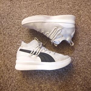 Puma Clyde Court Boys Size 4.5 White, PRE-OWNED